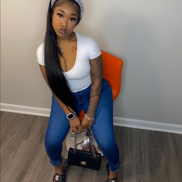 Meet your Posher, Shacara - Picture 1 of 1